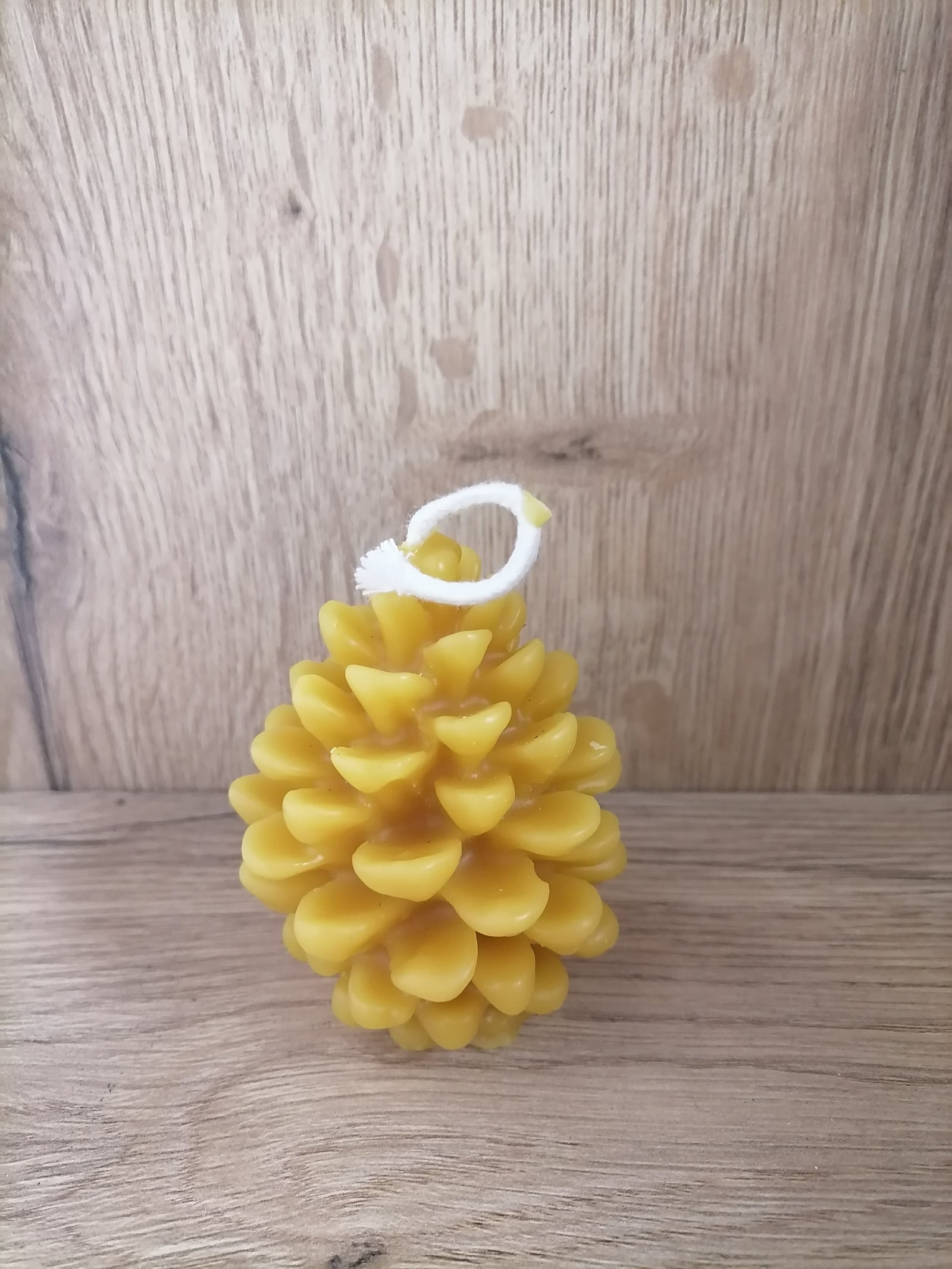 Bougie 5 "Pomme de pin"